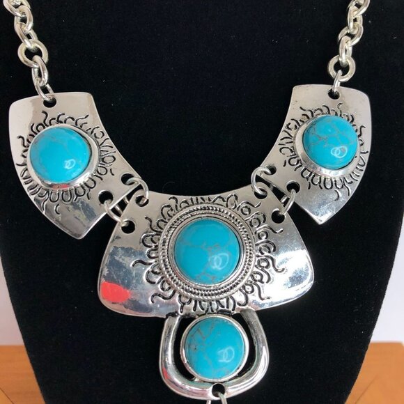 Erica Lyons Silver Tone Turquoise Acrylic Stone Bib Statement Necklace 20" - Picture 3 of 7